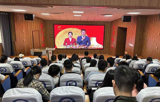 学习勤廉榜样 砥砺奋进前行——新葡的京官网组织观看广西勤廉榜样先进事迹主题情景报告会