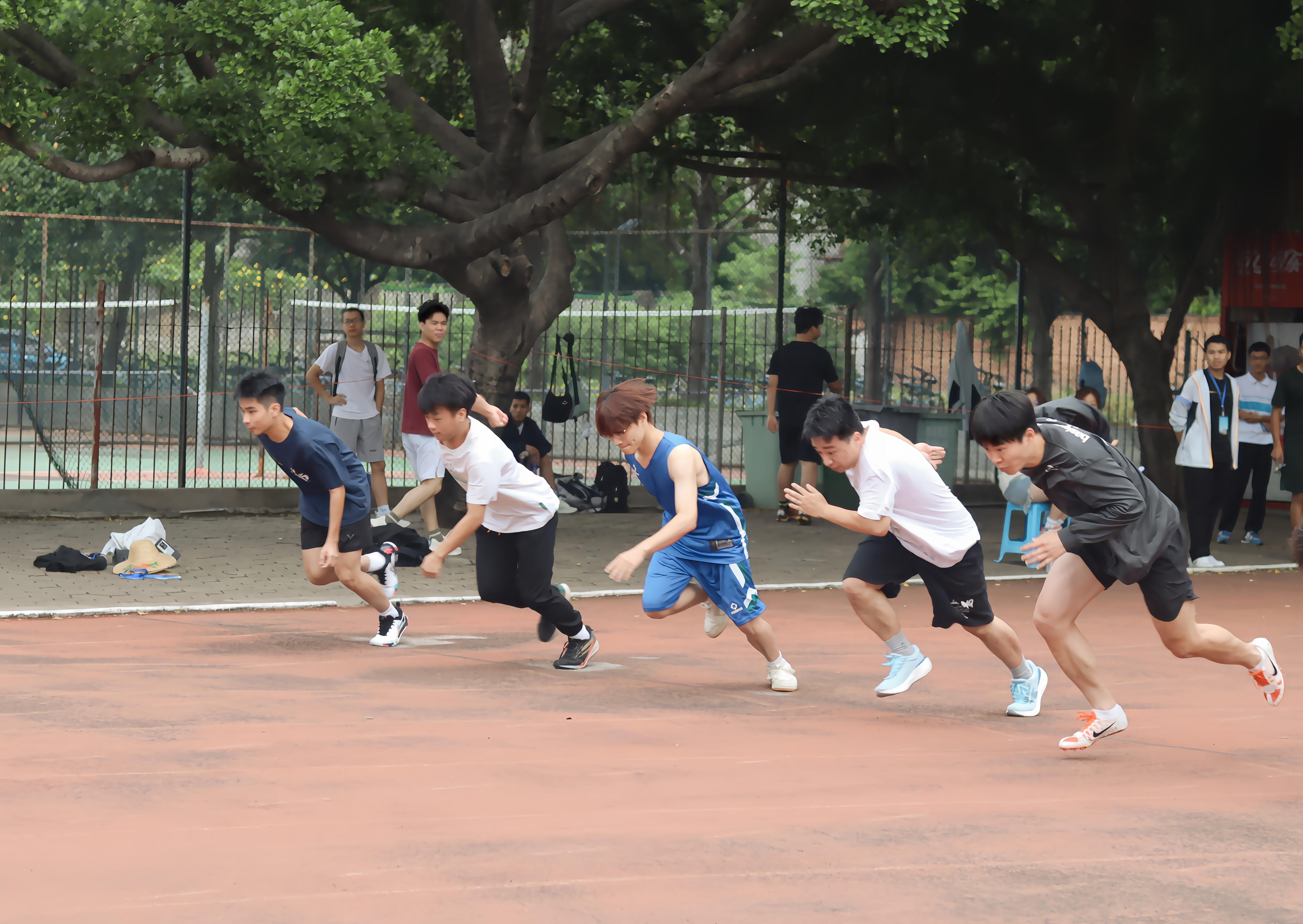 追逐热血人生 不负年轻本能 ----- 3003新葡的京集团网址第24届运动会顺利举行
