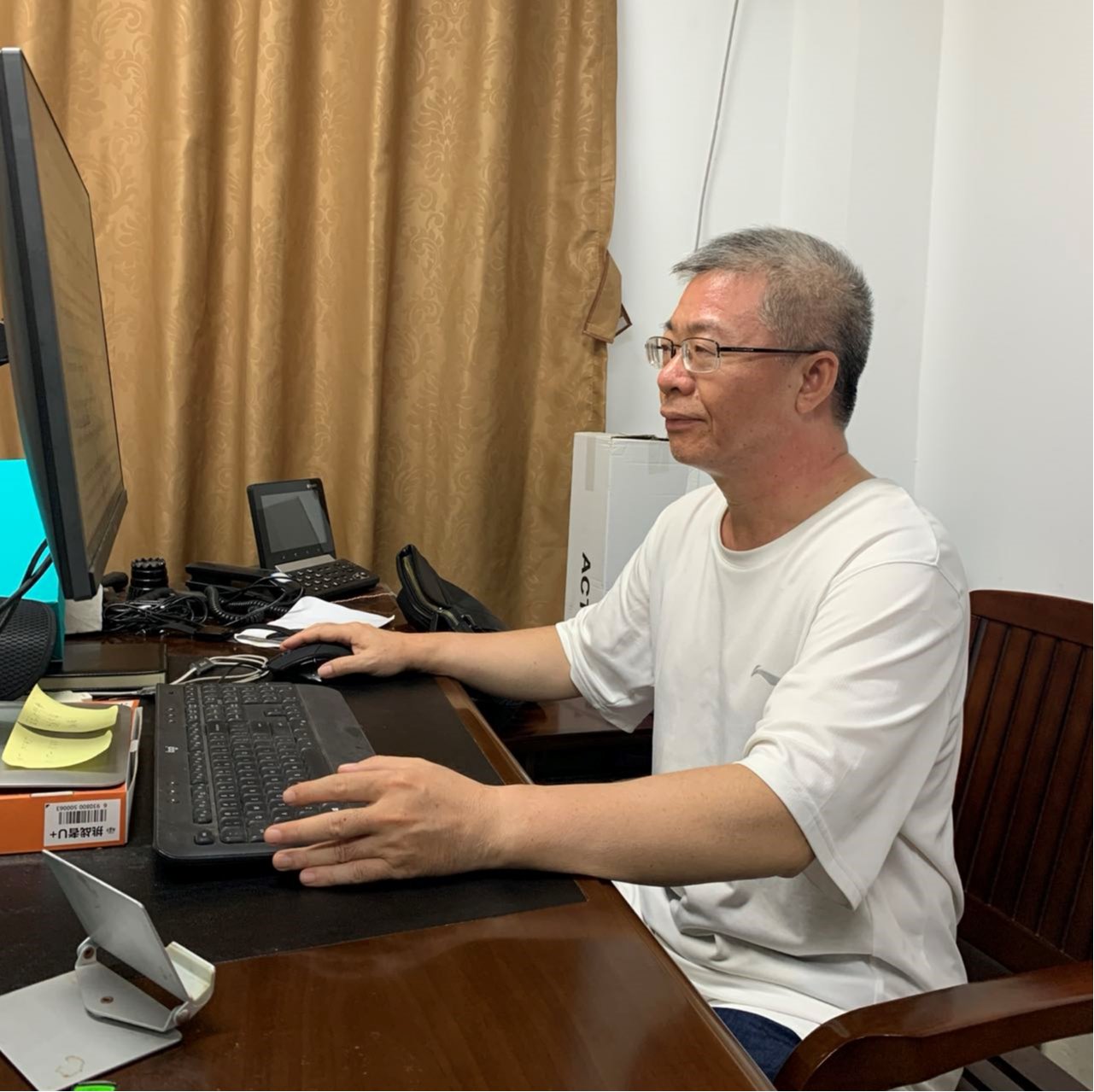 新葡的京官网林伟英教授入选英国皇家化学会会士
