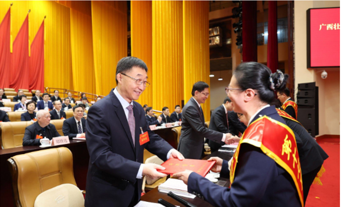 对科研的无限热爱与专注——新葡的京官网赵祯霞教授荣获第十七届广西青年科技奖